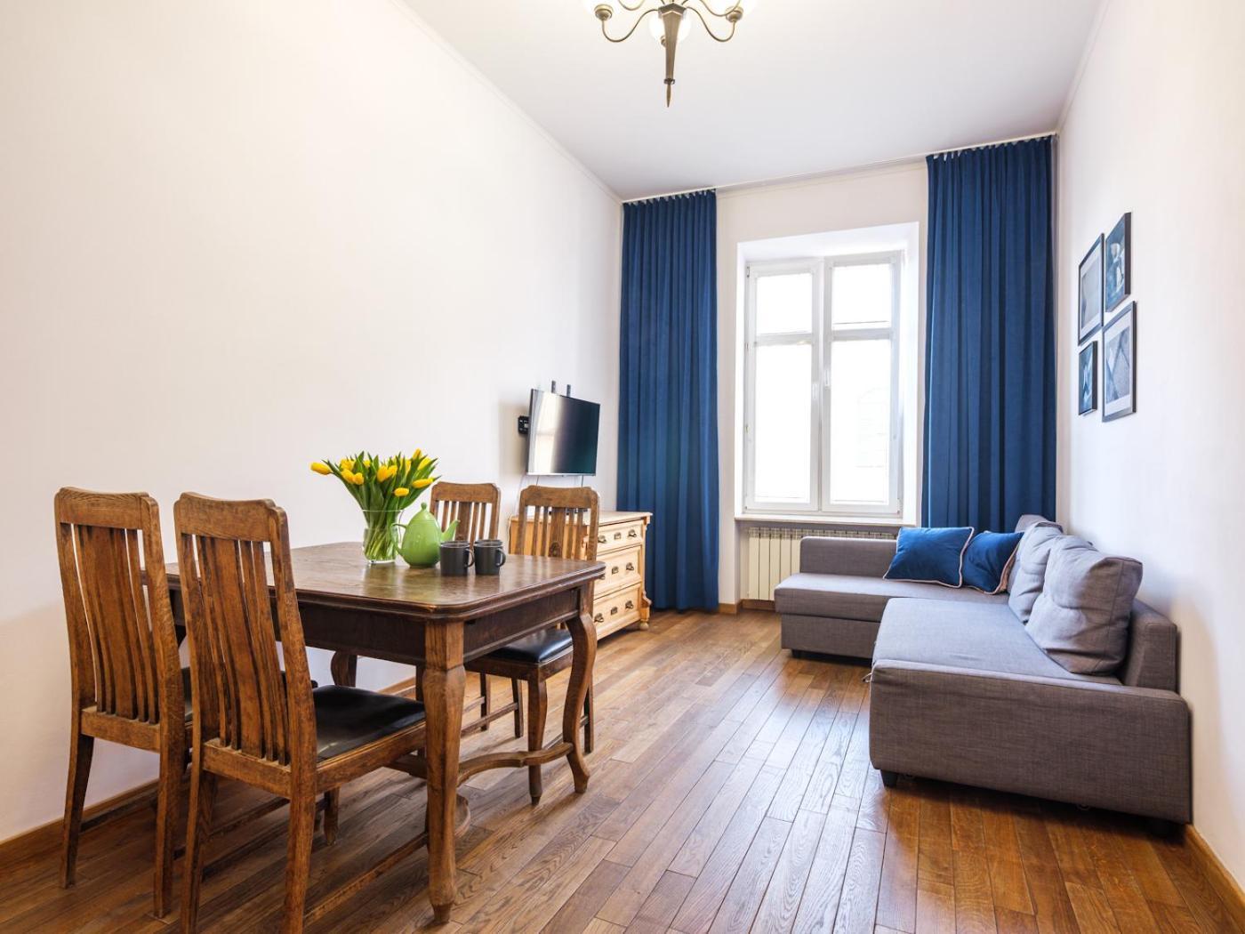 Tyzenhauz Apartments Krowoderska Street Krakow Exterior photo